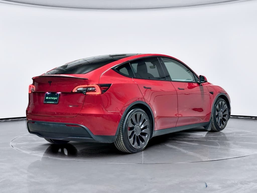2022 Tesla Model Y view 3