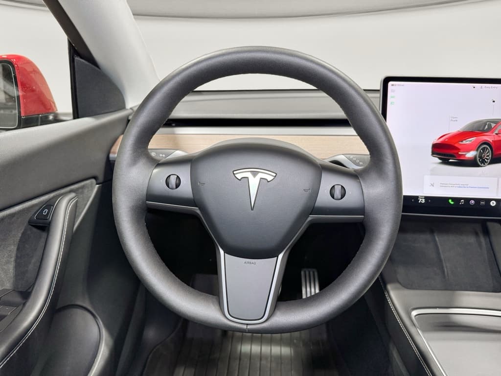 2022 Tesla Model Y view 7