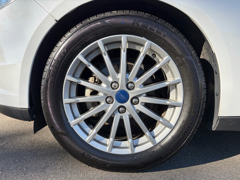 2016 Ford Focus view 33