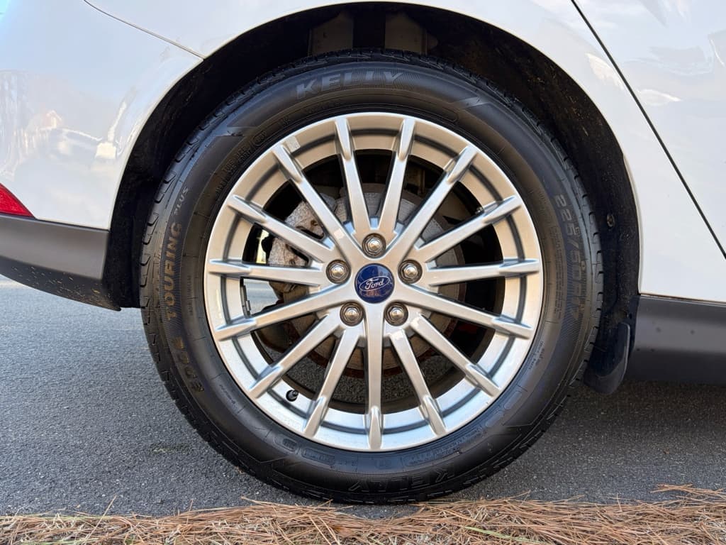 2016 Ford Focus view 29