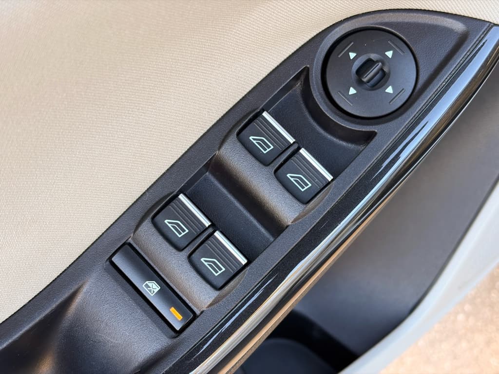 2016 Ford Focus view 7