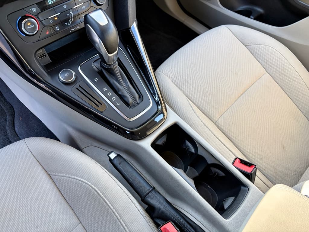 2016 Ford Focus view 19