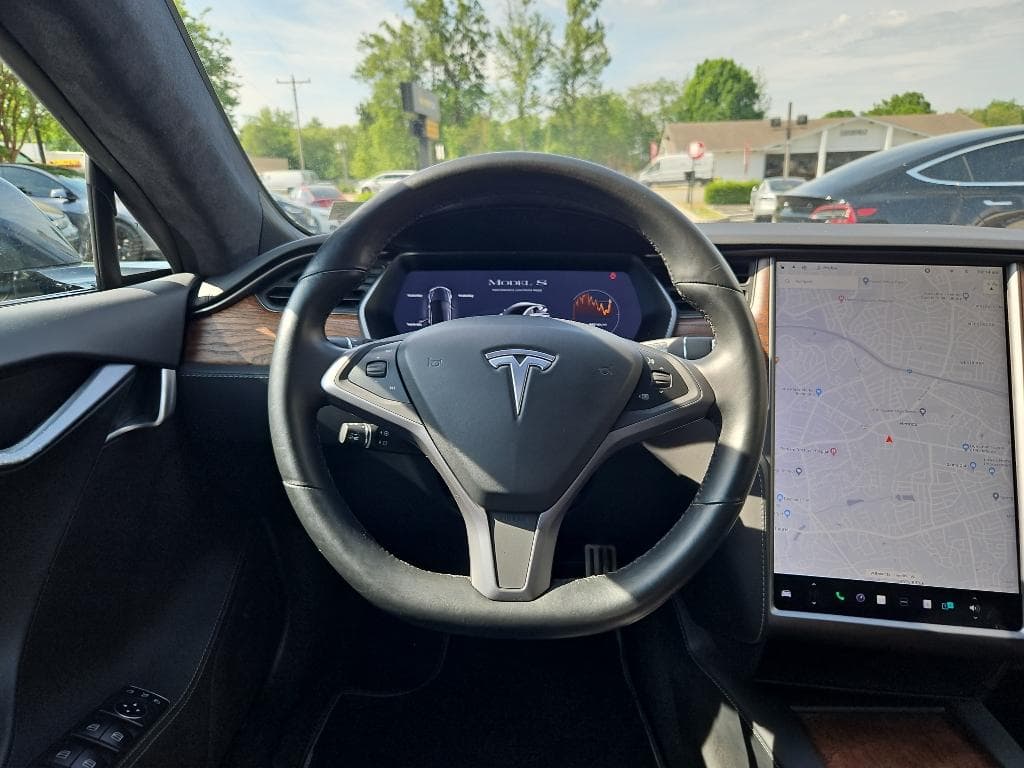 2020 Tesla Model S view 8