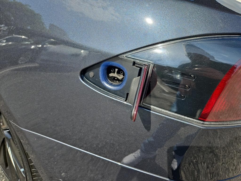 2020 Tesla Model S view 5