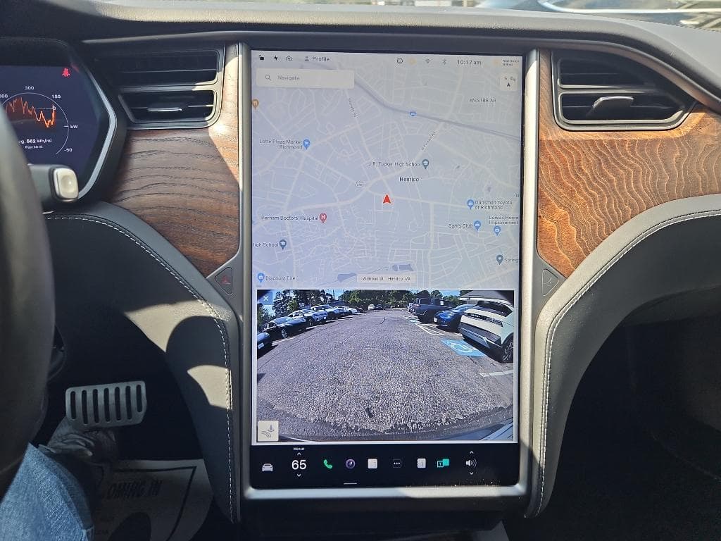 2020 Tesla Model S view 12