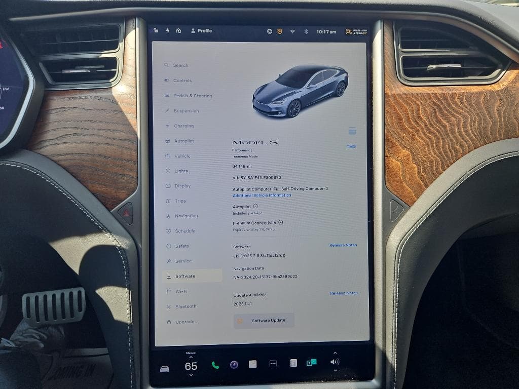2020 Tesla Model S view 10