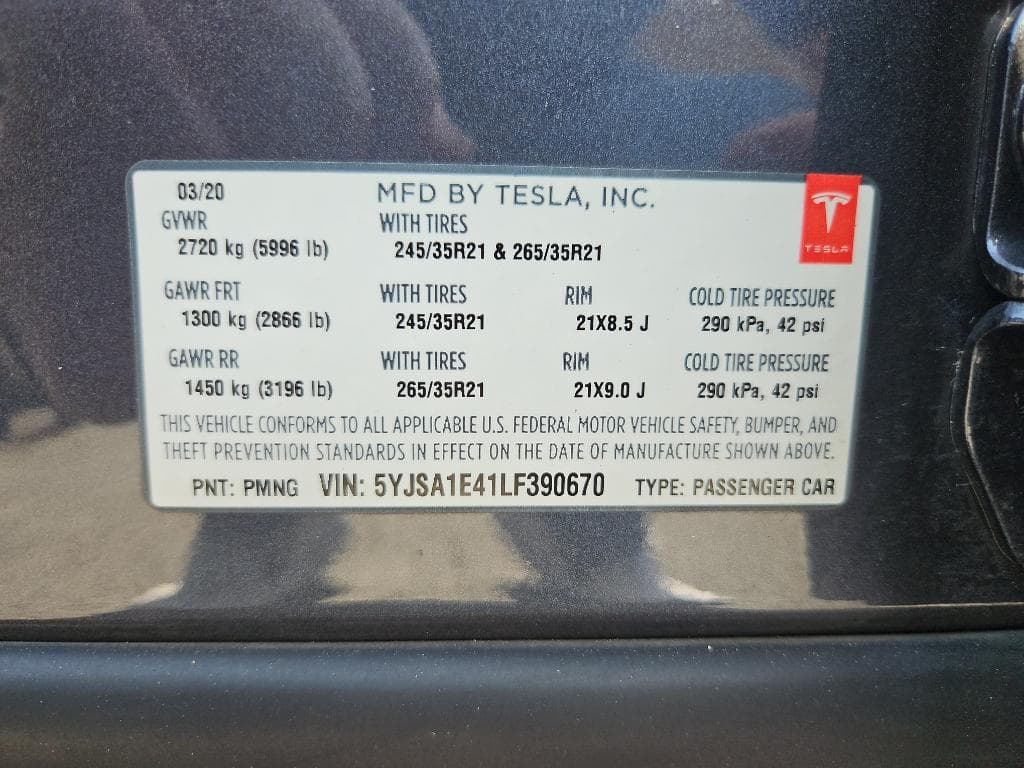 2020 Tesla Model S view 23