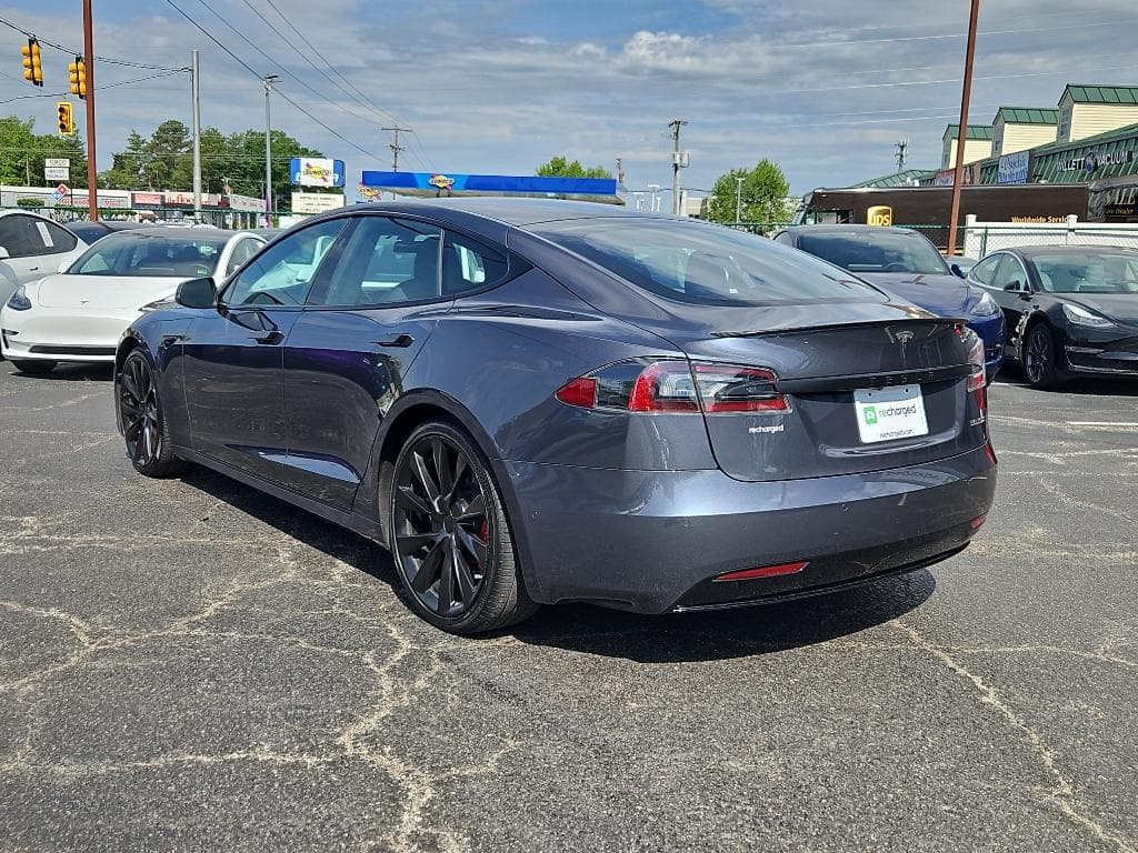 2020 Tesla Model S view 2
