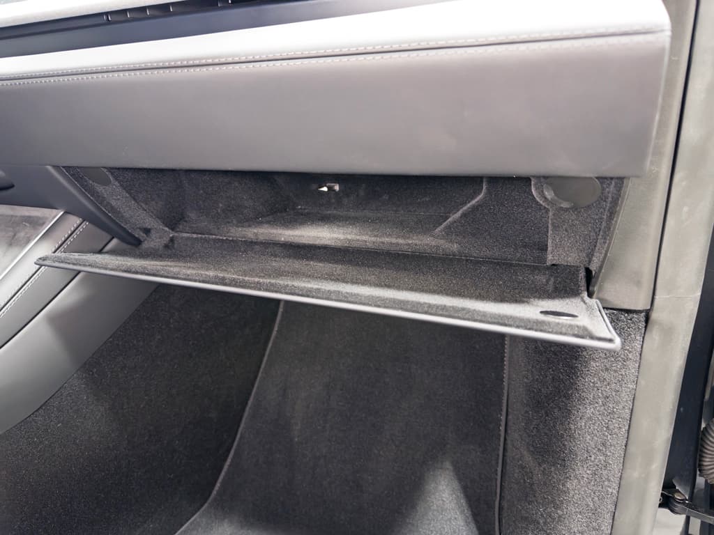 2026 Tesla Model Y view 19