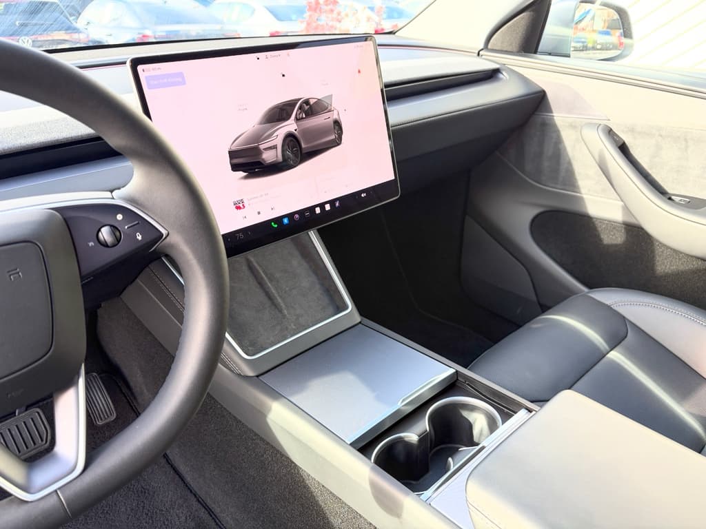 2026 Tesla Model Y view 19