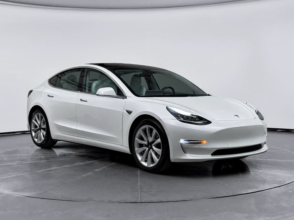 2019 Tesla Model 3 view 4