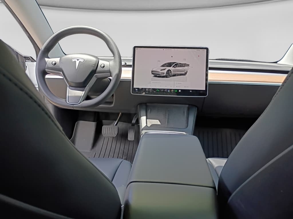 2023 Tesla Model 3 view 6