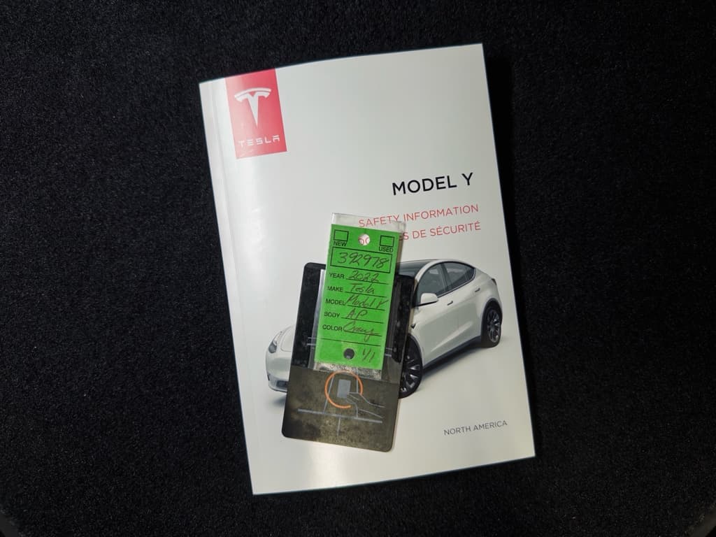 2022 Tesla Model Y view 21