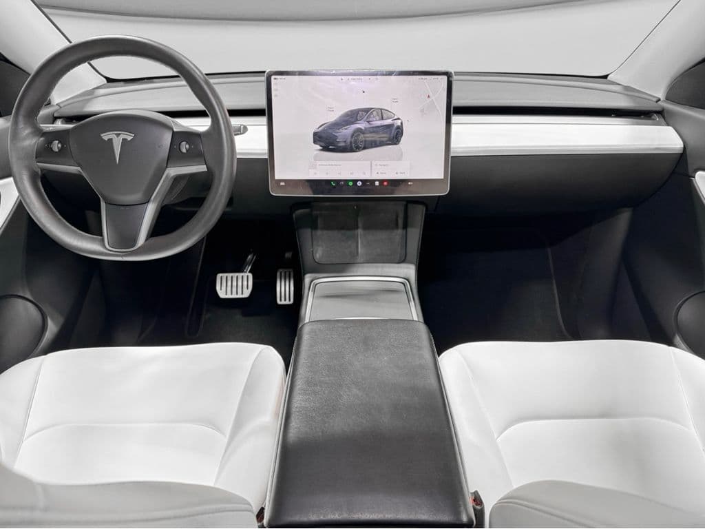 2022 Tesla Model Y view 14