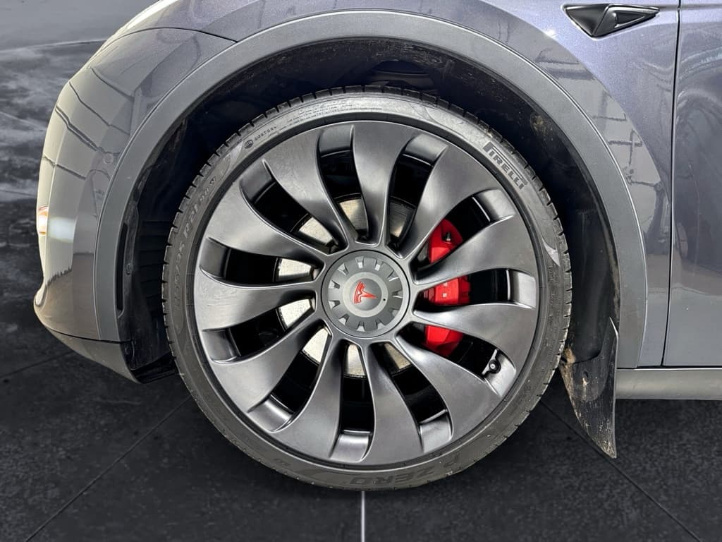 2022 Tesla Model Y view 29