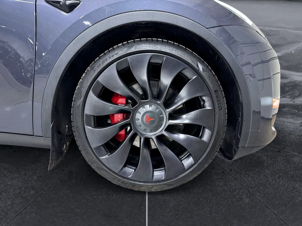 2022 Tesla Model Y view 33