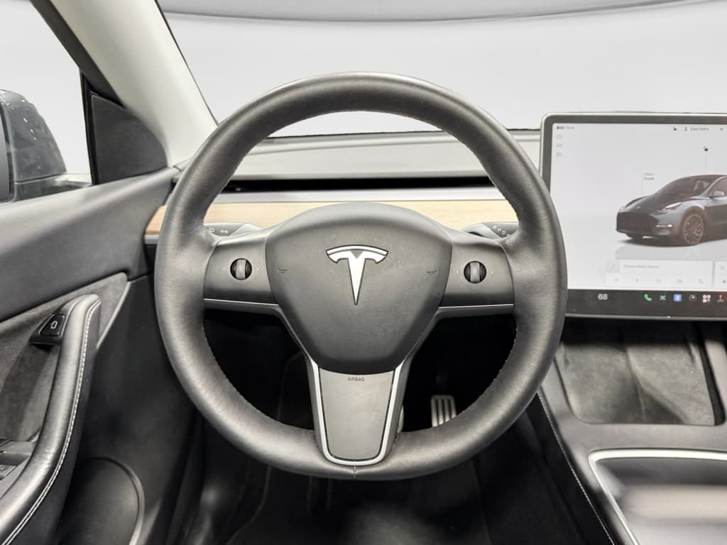 2022 Tesla Model Y view 7