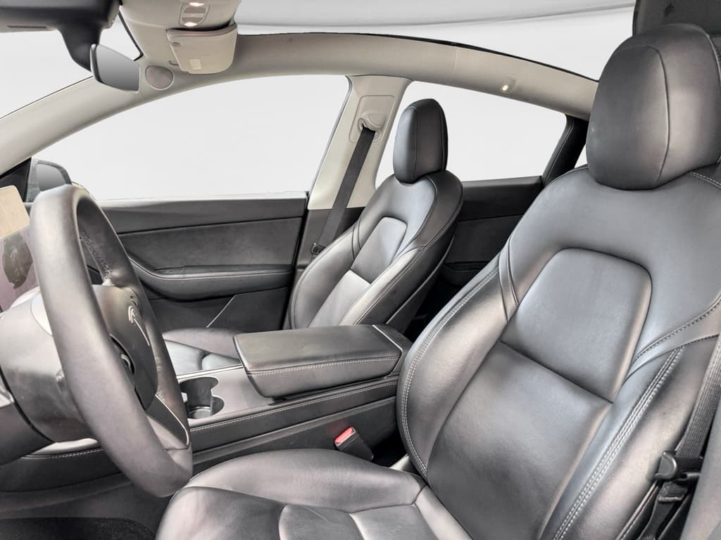 2022 Tesla Model Y view 15