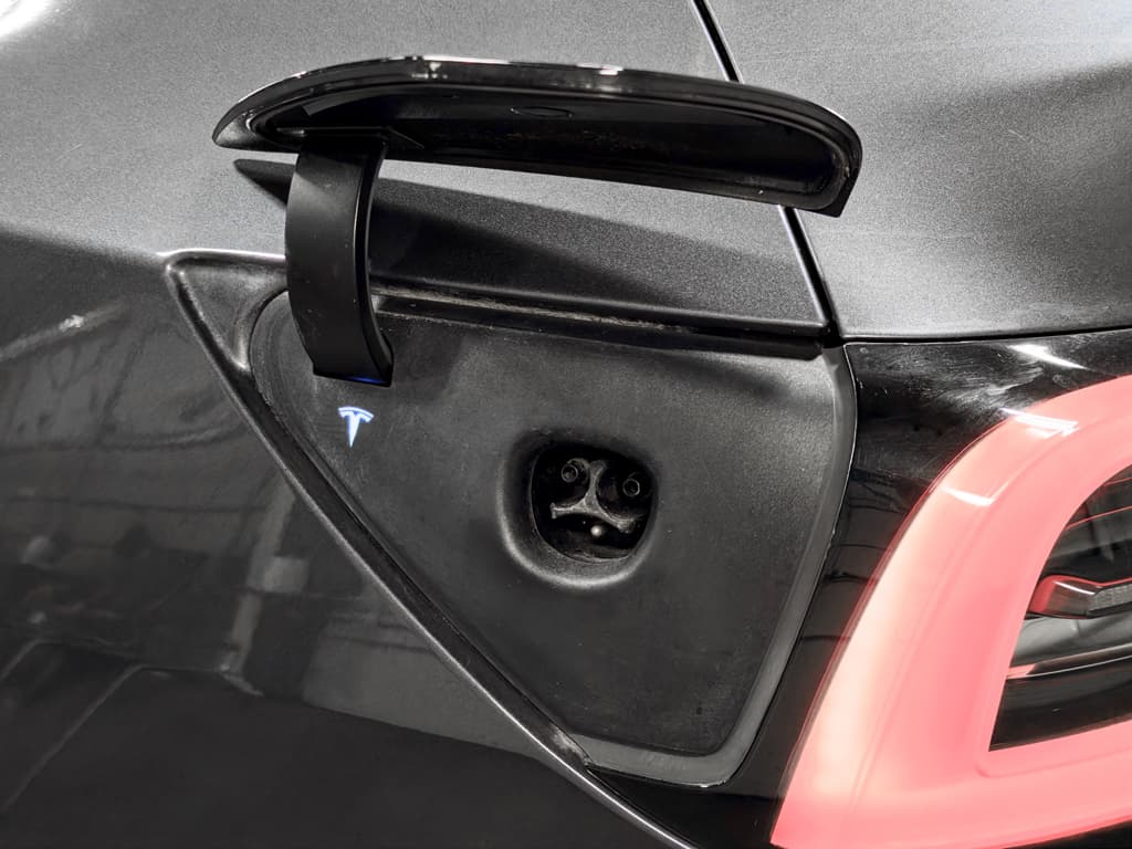 2022 Tesla Model Y view 5