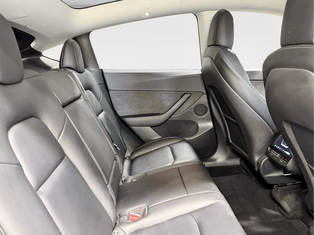 2022 Tesla Model Y view 20