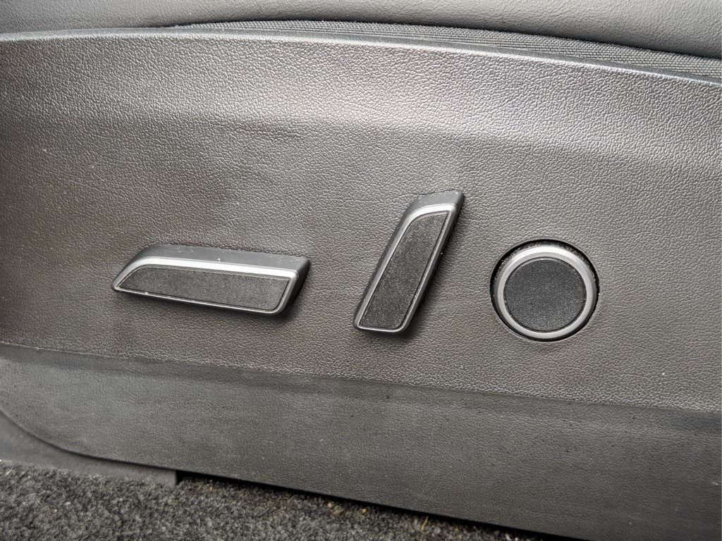 2022 Tesla Model Y view 6