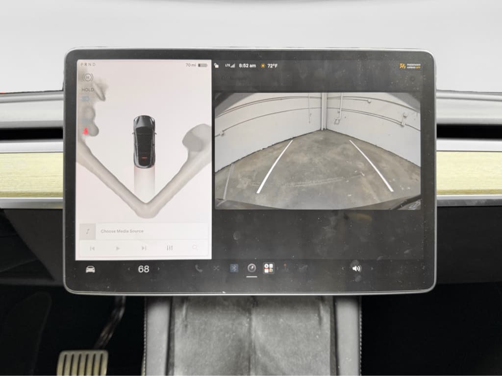 2022 Tesla Model Y view 13