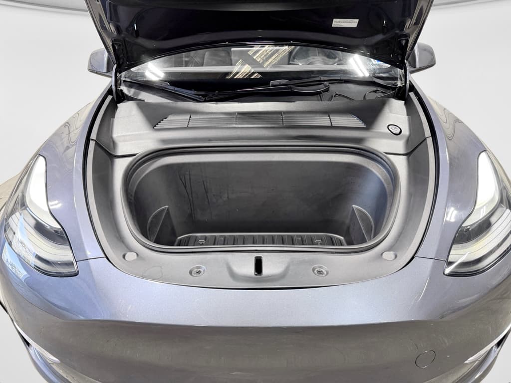 2022 Tesla Model Y view 23