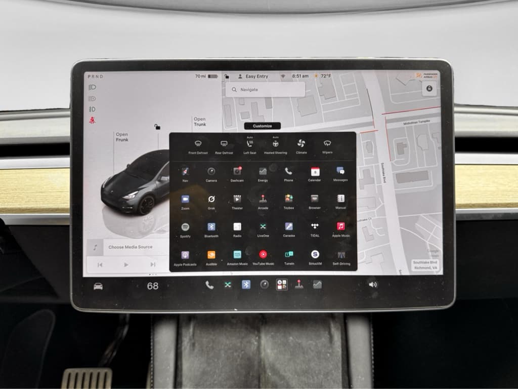 2022 Tesla Model Y view 9