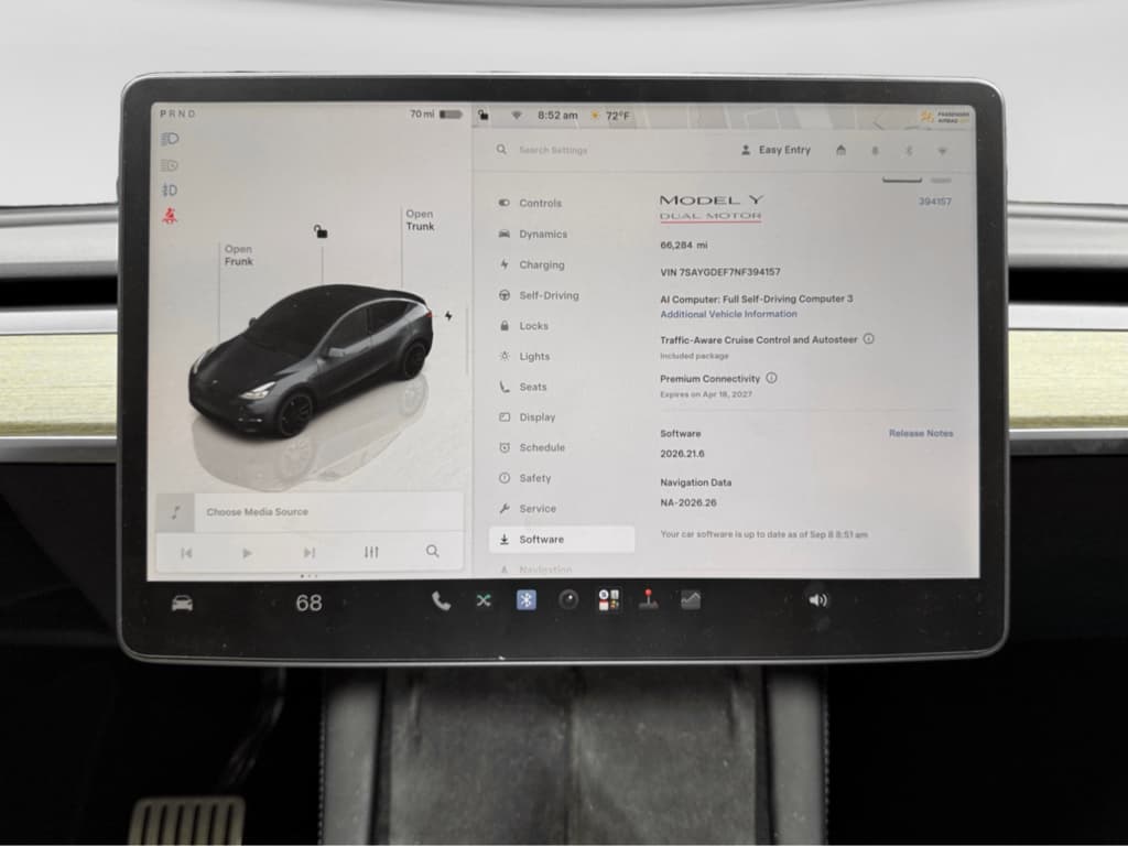 2022 Tesla Model Y view 10