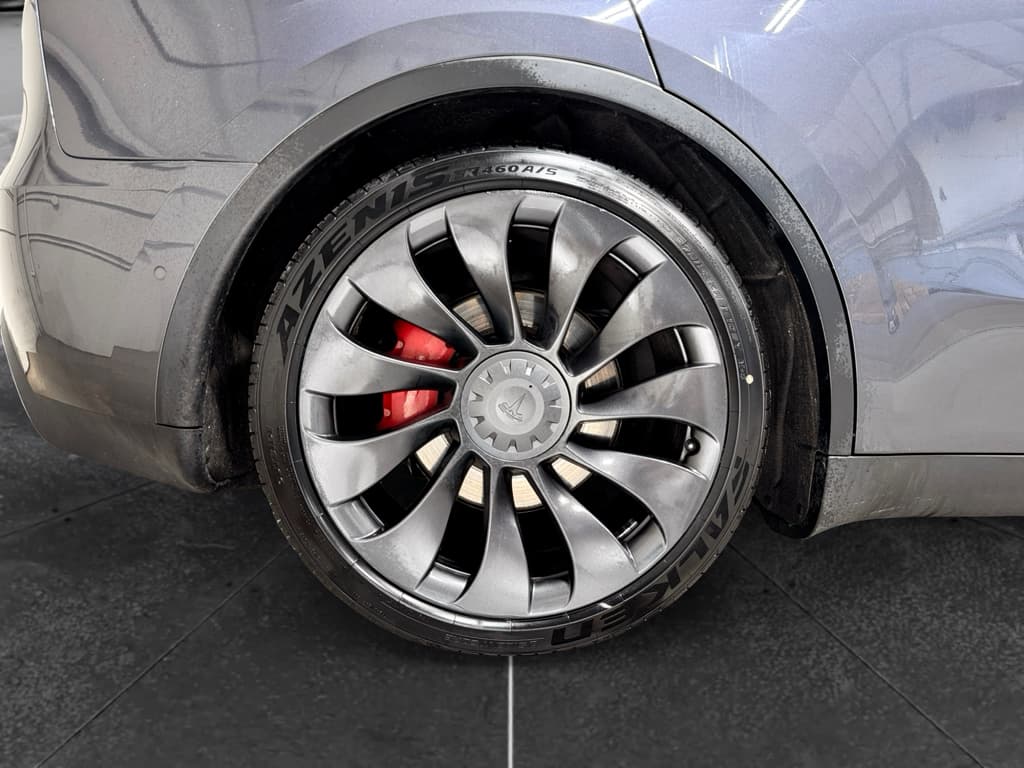 2022 Tesla Model Y view 33