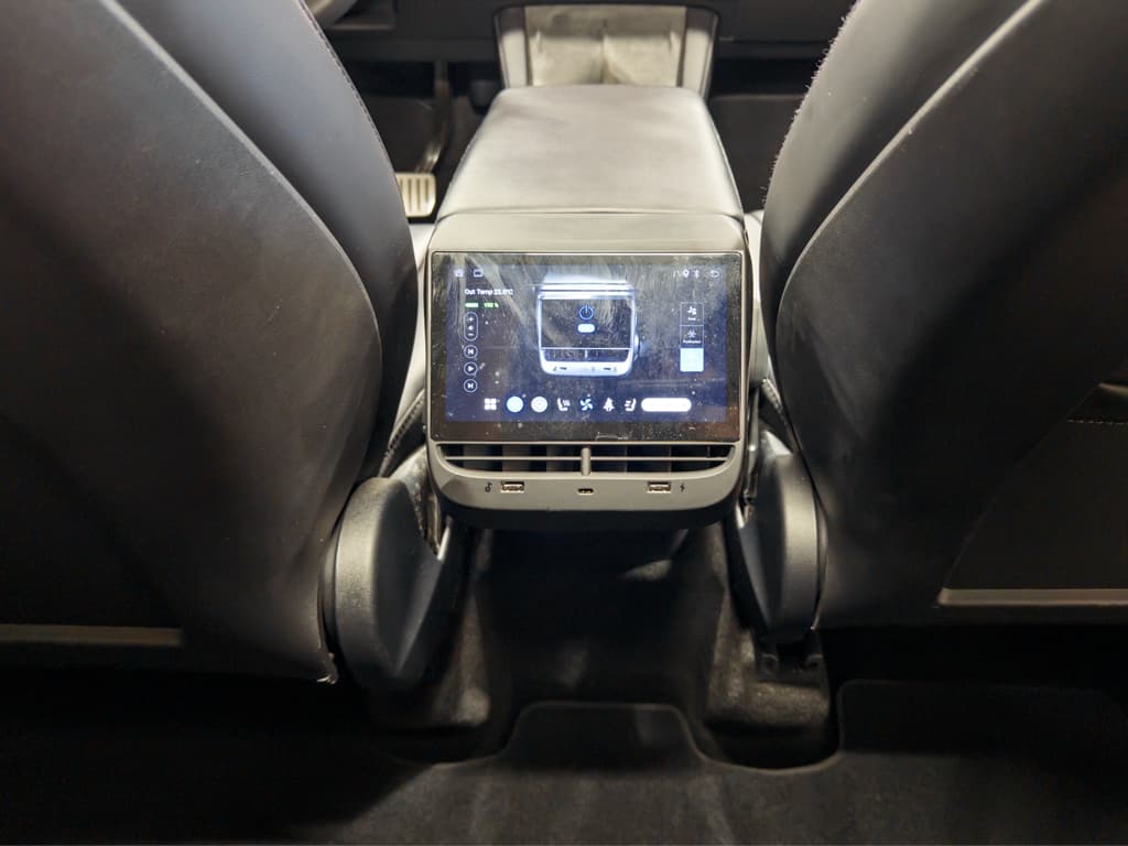 2022 Tesla Model Y view 19