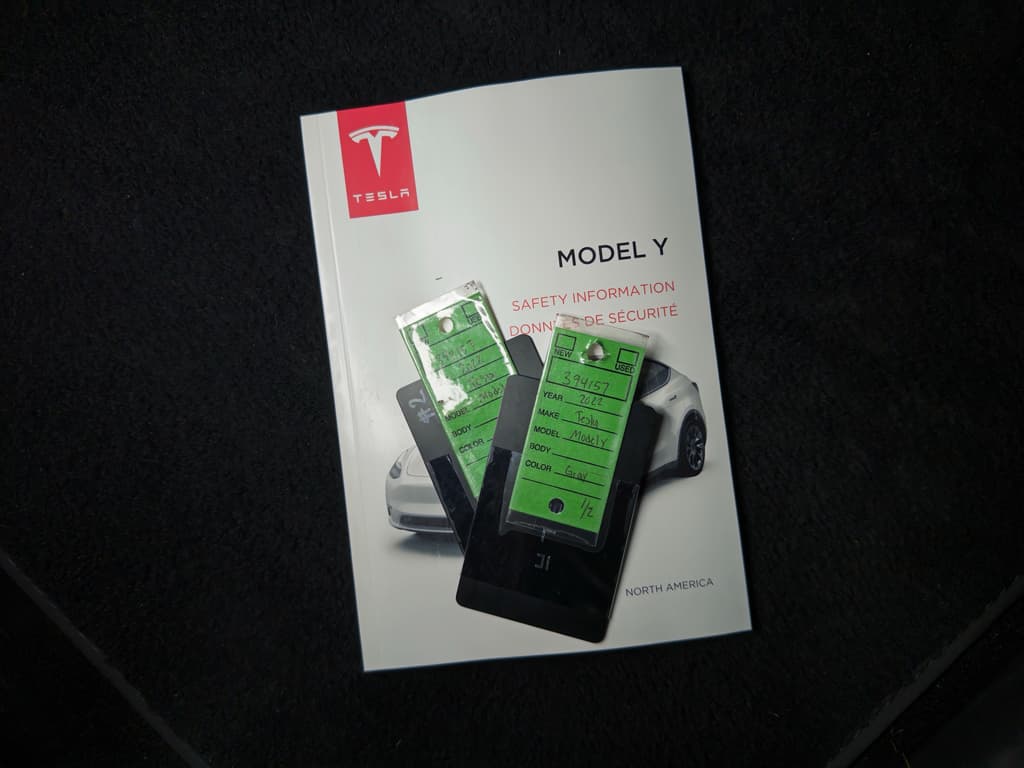 2022 Tesla Model Y view 21