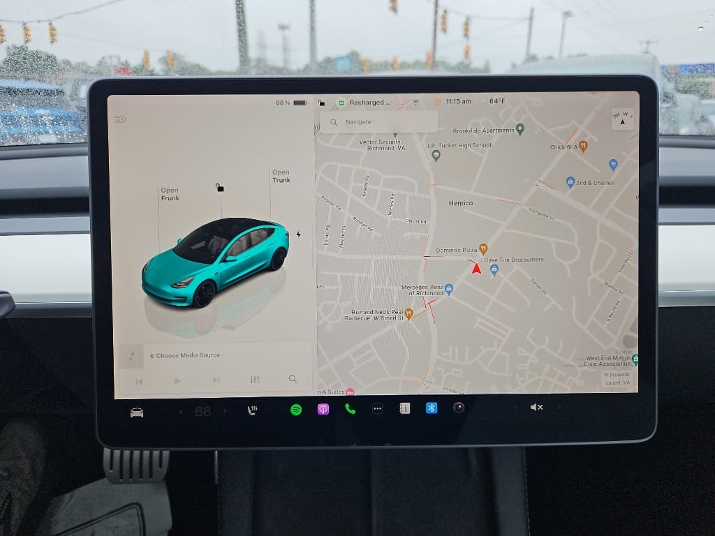 2023 Tesla Model 3 view 11