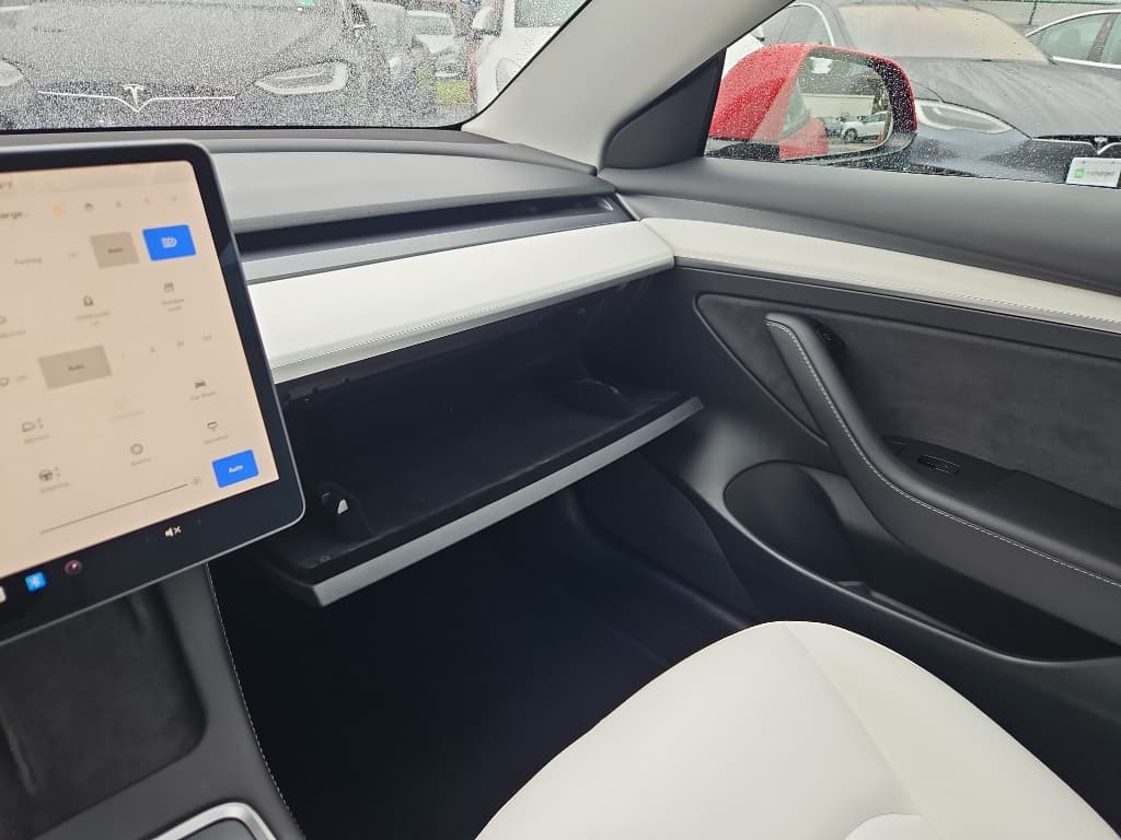 2023 Tesla Model 3 view 18