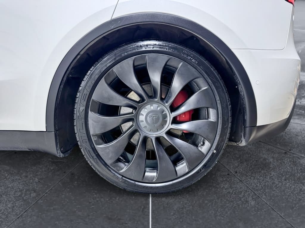 2022 Tesla Model Y view 33