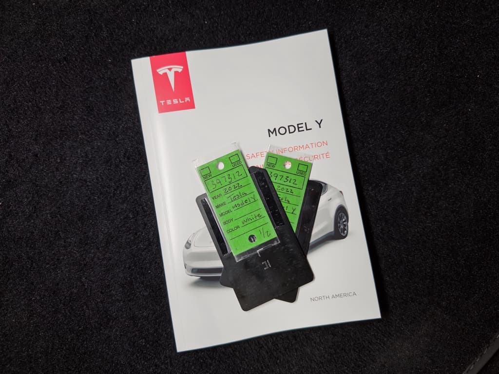 2022 Tesla Model Y view 23