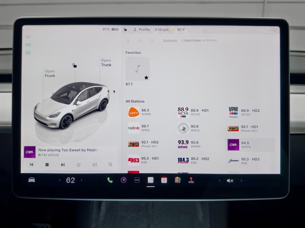 2022 Tesla Model Y view 14