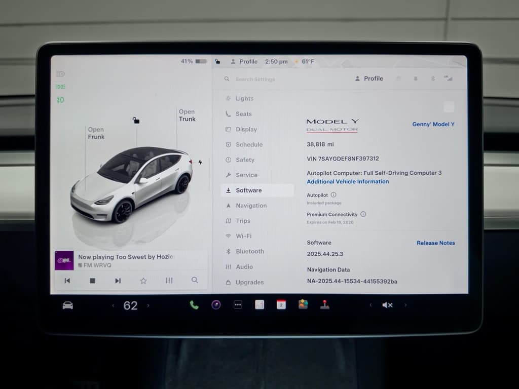 2022 Tesla Model Y view 12