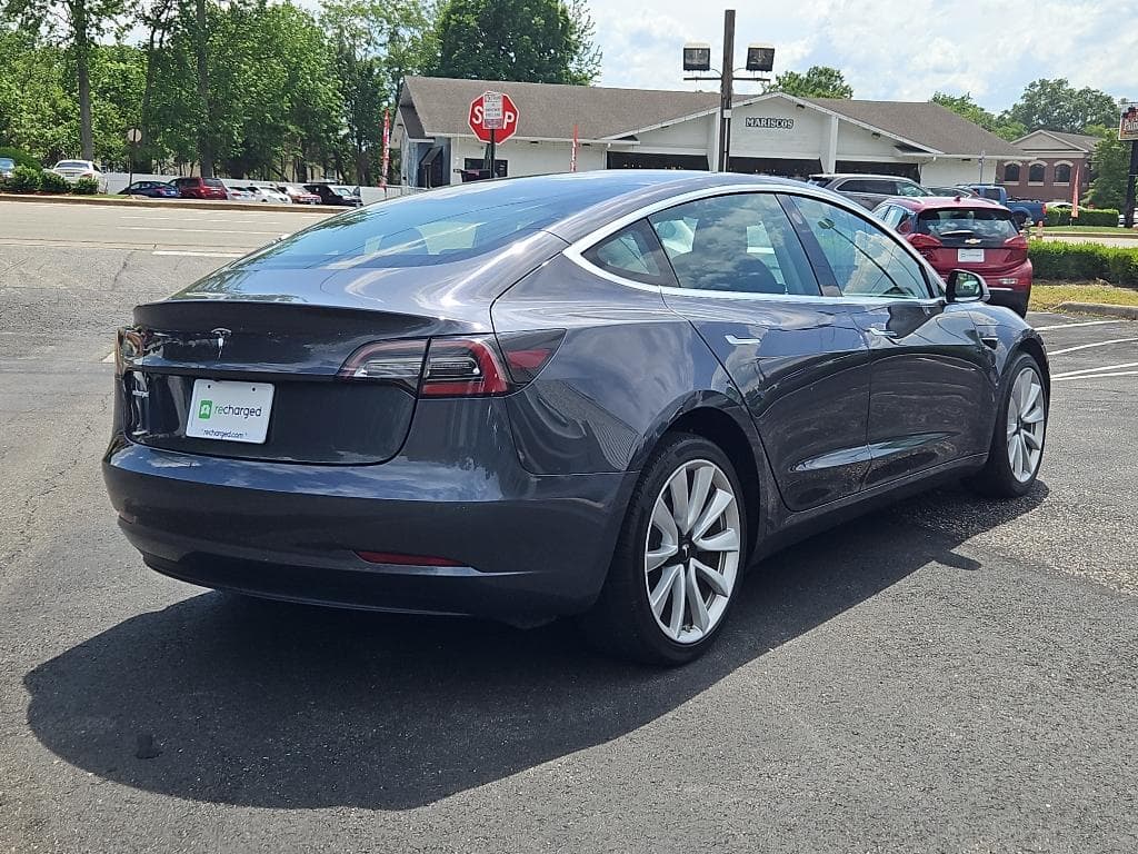 2019 Tesla Model 3 view 3
