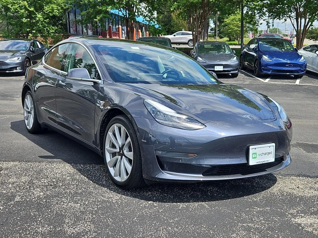 2019 Tesla Model 3 view 4