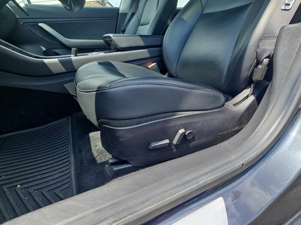 2019 Tesla Model 3 view 5
