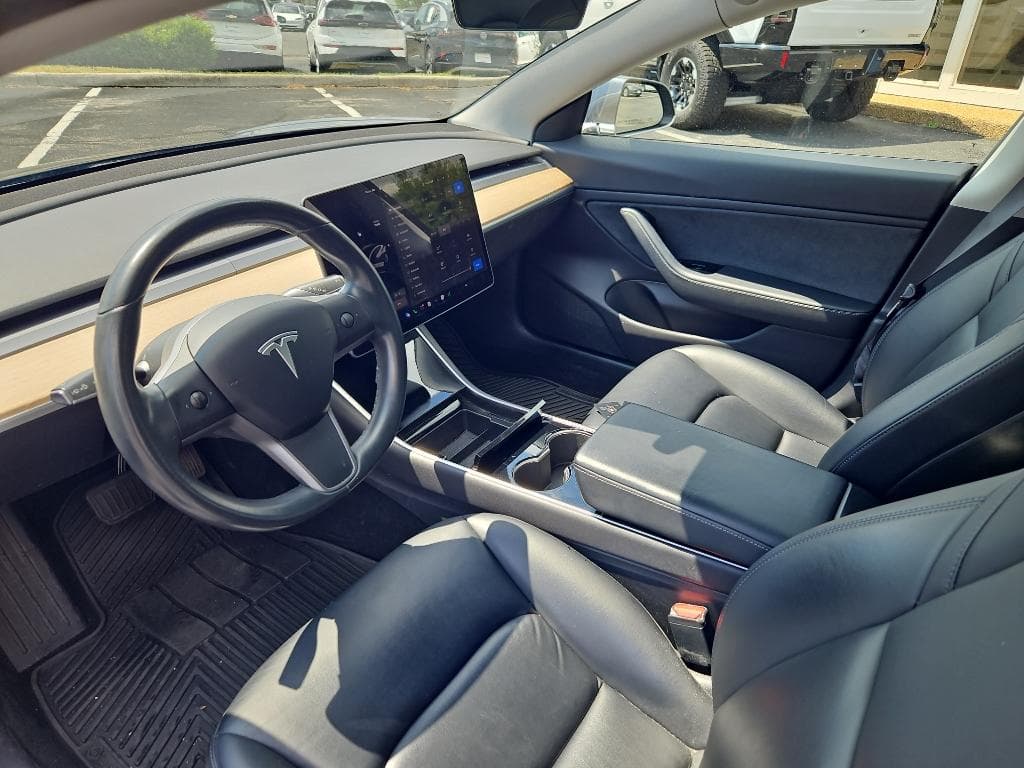 2019 Tesla Model 3 view 7