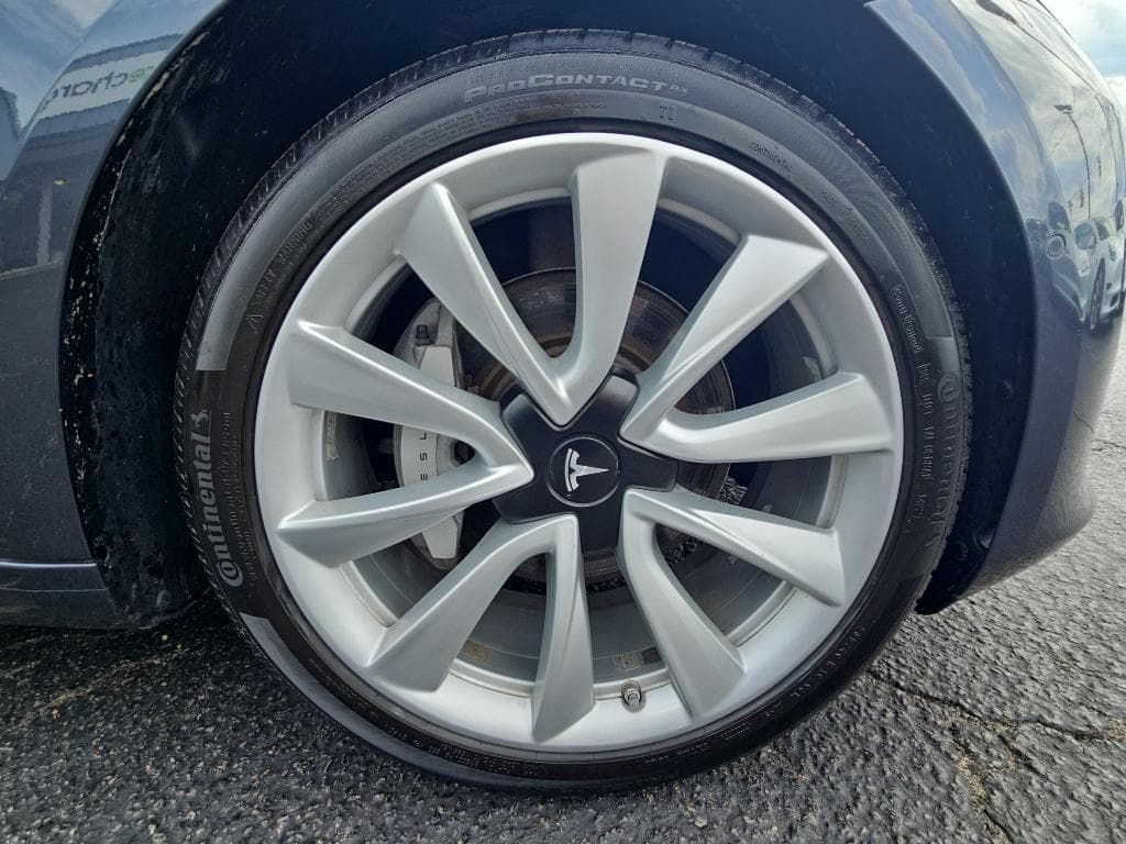 2019 Tesla Model 3 view 29