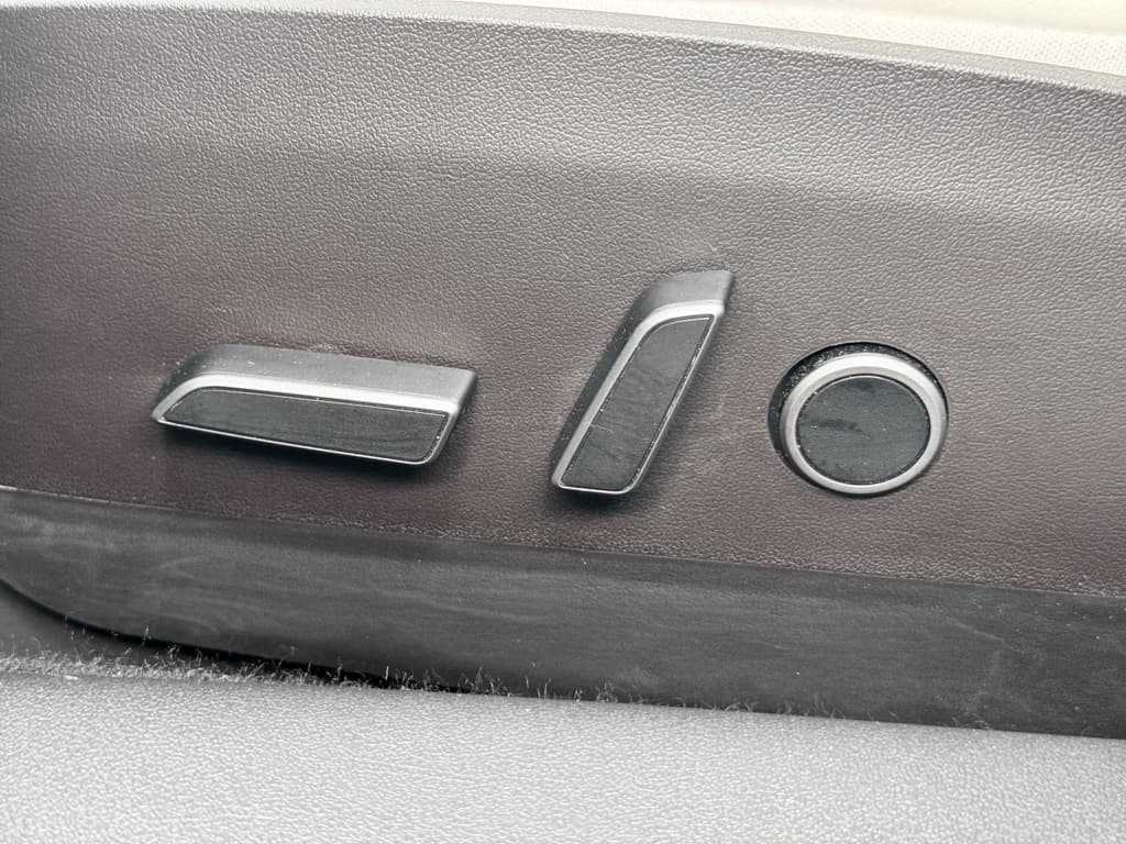 2023 Tesla Model 3 view 7