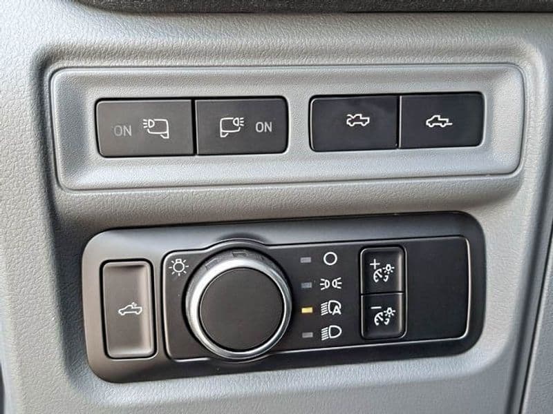 2024 Ford F-150 Lightning view 10