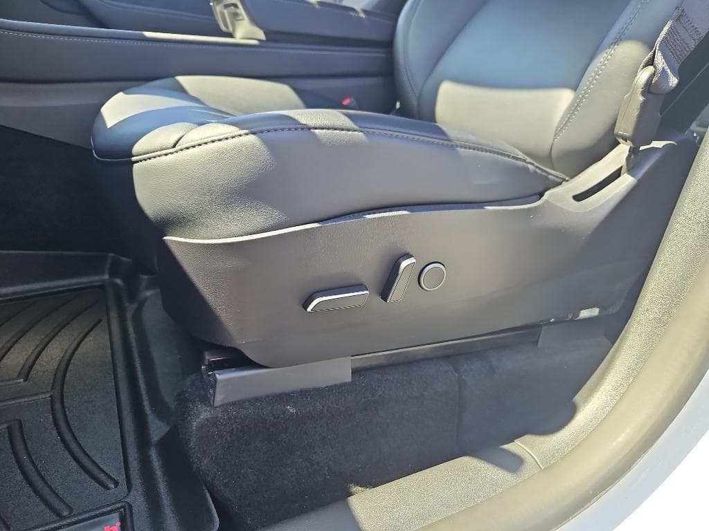 2022 Tesla Model Y view 7