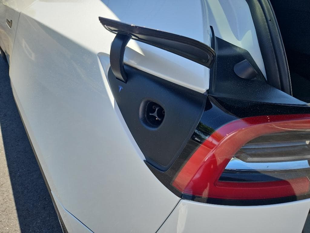 2022 Tesla Model Y view 5