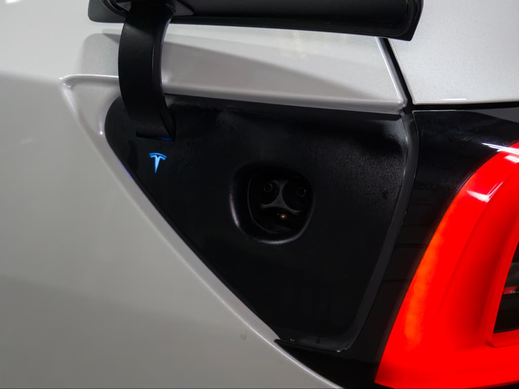 2022 Tesla Model Y view 5