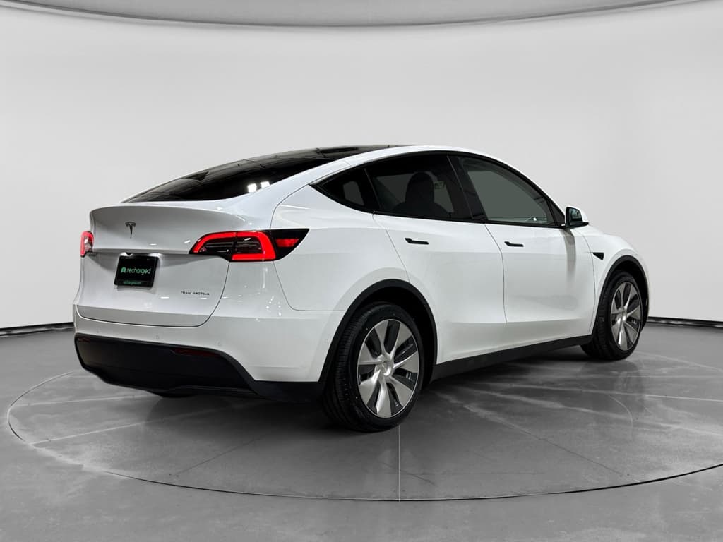 2022 Tesla Model Y view 3