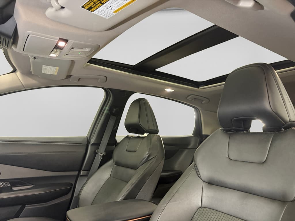 2023 Nissan Ariya view 23